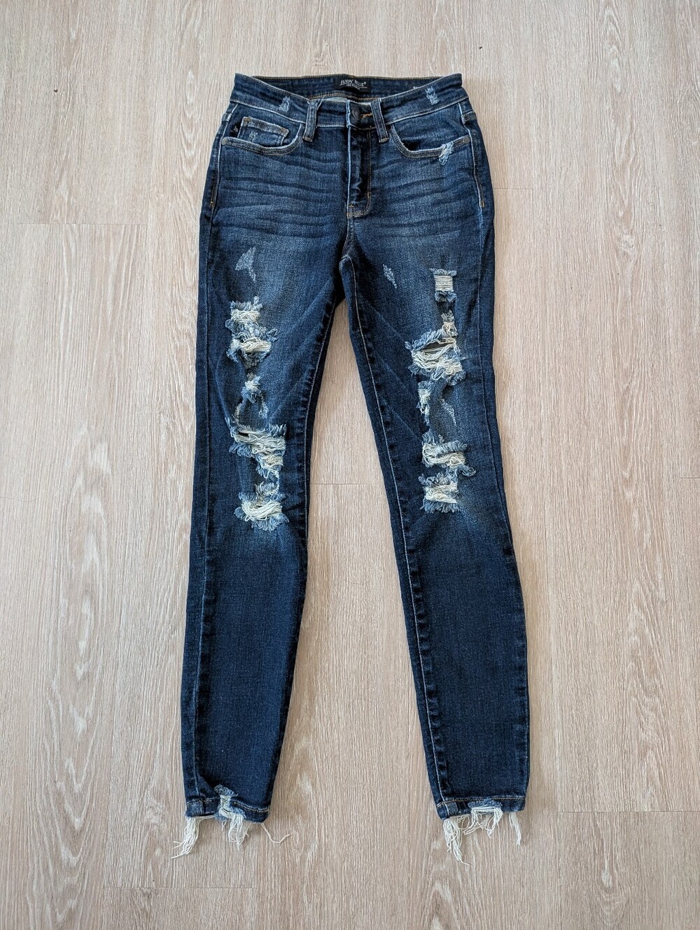 Judy Blue Jeans Women's 26 Skinny Distressed Stretch Dark Wash
